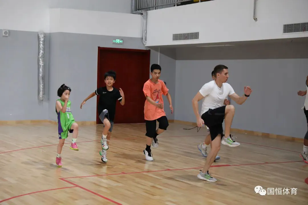 业余爱好者如何系统地学习篮球技能_0